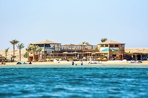 The Breakers Diving & Surfing Lodge