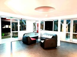 Enzo Trappes by Kyriad Direct