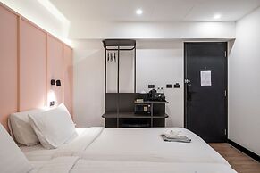 Myhotel CMYK Ratchada