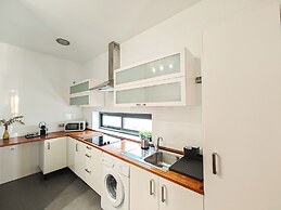 AZZ Sevilla Torre de la Plata