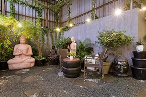 Dragonfly Hotel - The Art Hotel