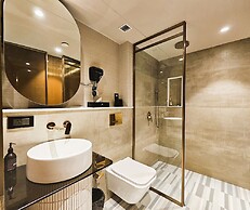 Dragonfly Hotel - The Art Hotel