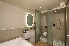 Dragonfly - The Art Hotel