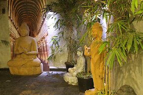 Dragonfly Hotel - The Art Hotel