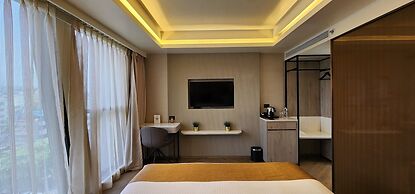 Dragonfly - The Art Hotel