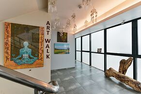 Dragonfly Hotel - The Art Hotel