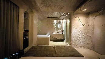 Dragonfly - The Art Hotel