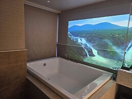 Dragonfly Hotel - The Art Hotel