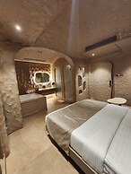 Dragonfly - The Art Hotel