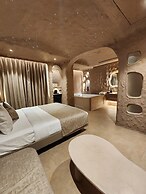 Dragonfly - The Art Hotel