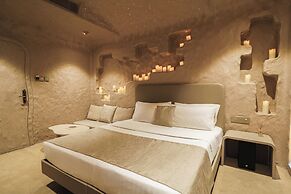Dragonfly - The Art Hotel