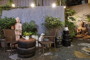 Dragonfly - The Art Hotel