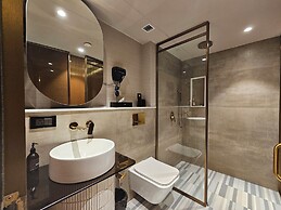 Dragonfly - The Art Hotel