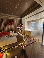 Dragonfly - The Art Hotel