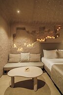 Dragonfly - The Art Hotel