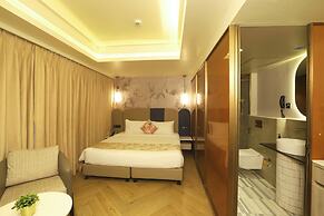 Dragonfly - The Art Hotel