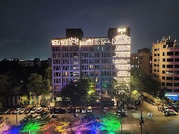 Dragonfly - The Art Hotel