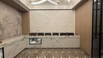 Dragonfly - The Art Hotel
