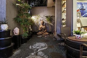 Dragonfly - The Art Hotel