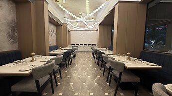 Dragonfly - The Art Hotel