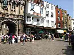 Cathedral Gate Hotel