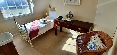 Cathedral Gate Hotel