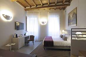 Trevi Palace Luxury Inn