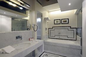 Trevi Palace Luxury Inn