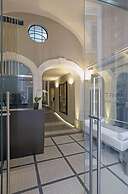 Trevi Palace Luxury Inn