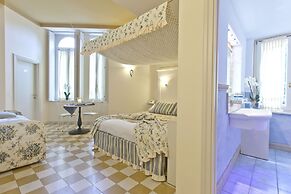 Bellavista Lakefront Hotel & Apartments