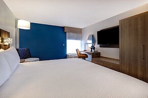 Holiday Inn Express & Suites Kansas City KU Medical Center by IHG