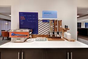 Holiday Inn Express & Suites Kansas City KU Medical Center by IHG