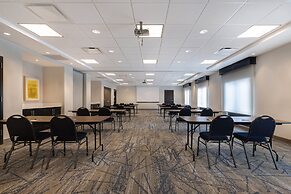 Holiday Inn Express & Suites Kansas City KU Medical Center by IHG