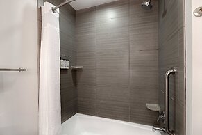 Holiday Inn Express & Suites Kansas City KU Medical Center by IHG