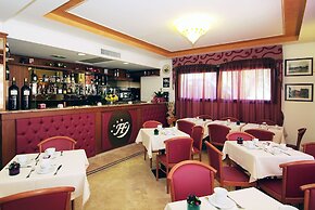 Fashion Hotel