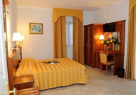 Fashion Hotel
