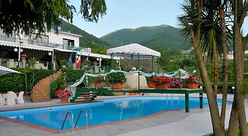 Hotel Diecimare