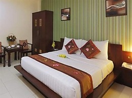 Sen Saigon Hotel