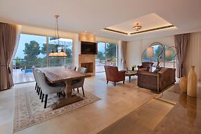 Bayit Bagalil Boutique By Herbert Samuel