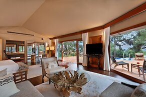 Bayit Bagalil Boutique By Herbert Samuel