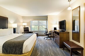 Clubhouse Hotel & Suites Pierre
