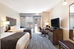 Clubhouse Hotel & Suites Pierre