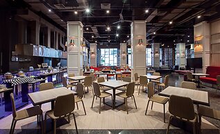 Sparks Life Jakarta, ARTOTEL Curated