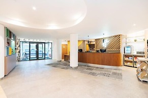 Holiday Inn London - Luton Airport by IHG