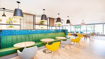 Holiday Inn London - Luton Airport by IHG