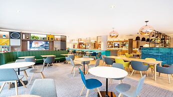 Holiday Inn London - Luton Airport by IHG
