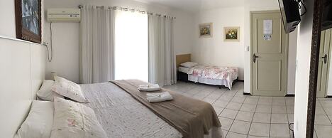 Vila Alaide Praia Hotel