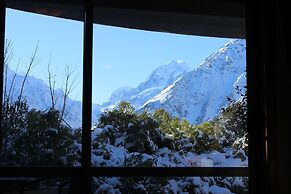 Aoraki Mount Cook Alpine Lodge