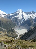 Aoraki Mount Cook Alpine Lodge