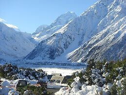 Aoraki Mount Cook Alpine Lodge